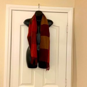 Warm block pattern scarf